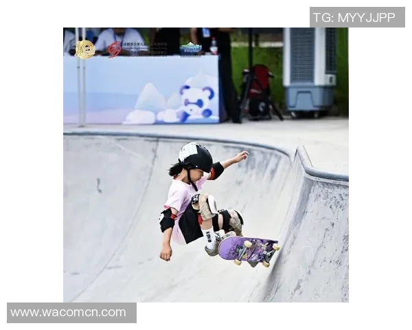 成都滑板队在世界街舞大赛中以81分稳居积分榜首位